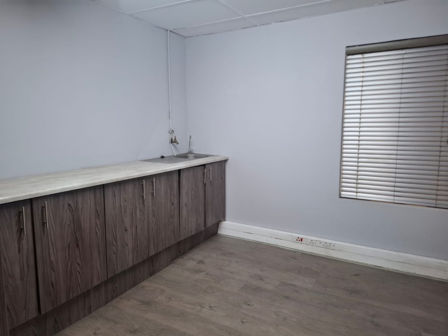 To Let Commercial Property for Rent in Oos Einde Free State